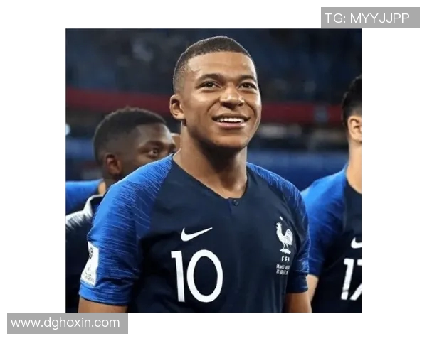 欧洲足球明星汇聚各大俱乐部的璀璨星光与精彩瞬间 欧洲足球明星汇聚各大俱乐部的璀璨星光与精彩瞬间