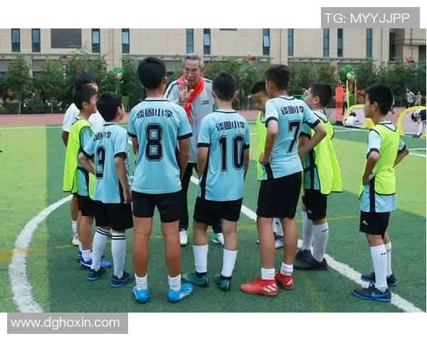 足球明星家中养鱼的秘密与趣事揭秘